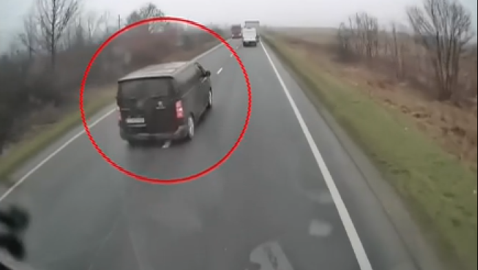 "Γι’ αυτό δεν μπορεί να μπλόκαρε το τιμόνι" - Οι 3 εικασίες για το τροχαίο