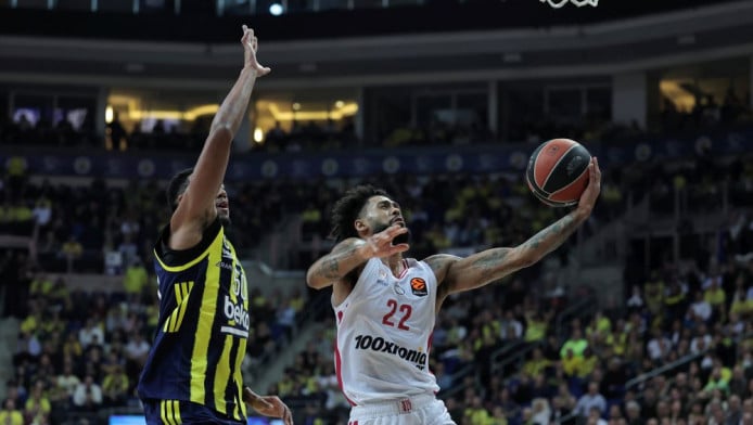 Λύγισε στο τέλος ο Ολυμπιακός - Η Φενέρ είχε περισσότερες λύσεις (Vid)