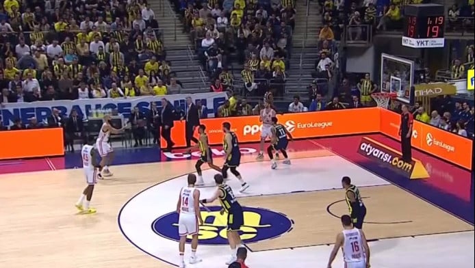 Λύγισε στο τέλος ο Ολυμπιακός - Η Φενέρ είχε περισσότερες λύσεις (Vid)