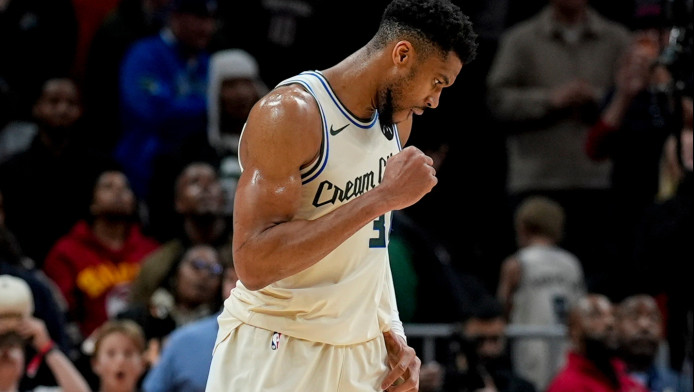 "Διπλός" Γιάνναρος στη νίκη των Μπακς μέσα στην Ατλάντα! (ΒΙΝΤΕΟ)