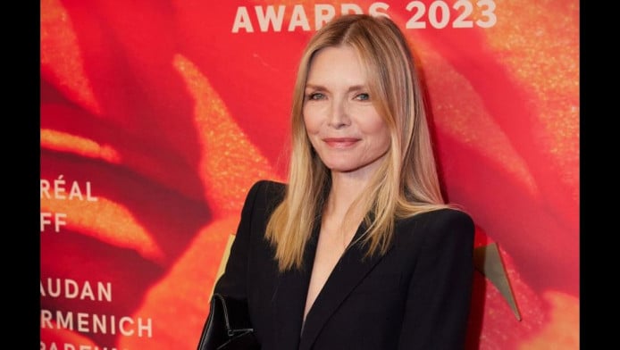 Μισέλ Φάιφερ: Ποζάρει χωρίς μακιγιάζ στα social media (ΦΩΤΟ)