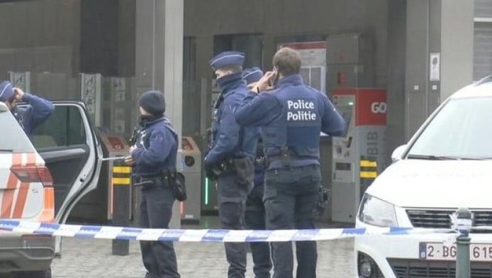 Άνδρας άρπαξε γυναίκα και έπεσαν μαζί στις ράγες του μετρό - Είναι νεκροί 