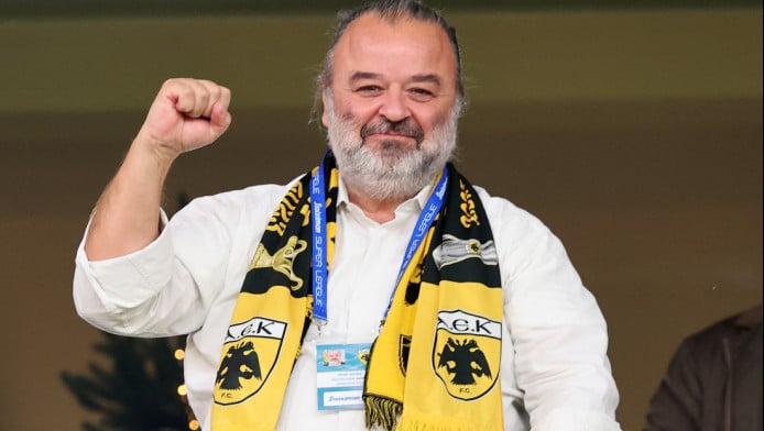 O Ηλιόπουλος είναι ο διαφορετικός ηγέτης που αποθεώνουν όλοι οι ΑΕΚτζήδες!