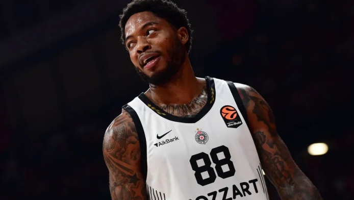 Εξελίξεις με Ολυμπιακό και Ταϊρίκ Τζόουνς!