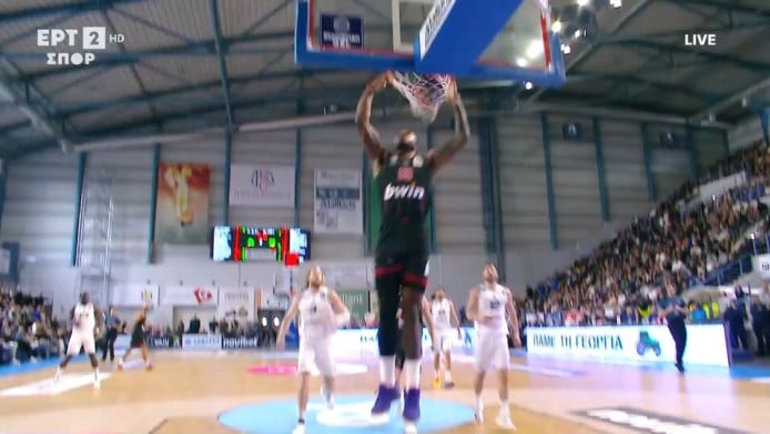 Οι πρώτοι πόντοι του Τζόουνς με τον Ολυμπιακό ήρθαν από κάρφωμα! (ΒΙΝΤΕΟ)