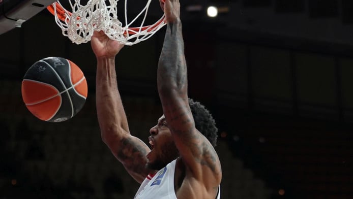 Χαρούμενος στον Ολυμπιακό ο Τζόουνς - “Το δικό μας μπάσκετ με Μακάμπι”