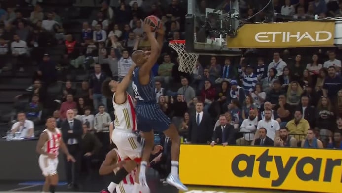 Τι έκανε ο Κάι Τζόουνς - Τρομερό άλμα και κάρφωμα (ΒΙΝΤΕΟ)