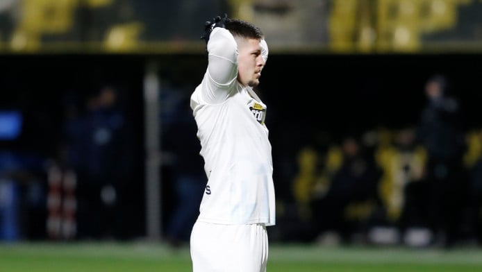 "Λάθος που δεν πέφτει ο Γιόβιτς - Έχουν ακυρωθεί χειρότερα γκολ της ΑΕΚ"