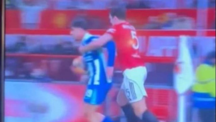 Ένταση Μαγκουάιρ-Κωστούλα στο Γιουνάιτεντ-Μπράιτον (ΒΙΝΤΕΟ)