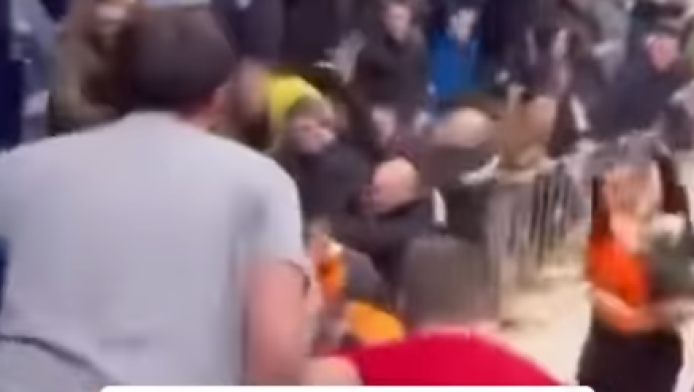 Οπαδοί έριξαν μπουκάλια σε διαιτητές της Euroleague (ΒΙΝΤΕΟ)