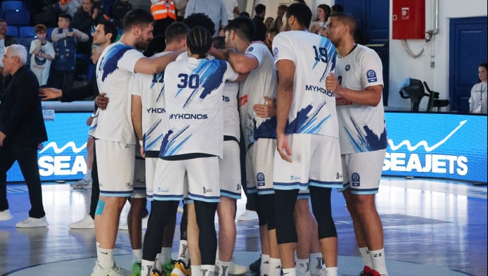 Νίκησε τον Ηρακλή και βλέπει πλέι οφ η απίστευτη Μύκονος! (ΒΙΝΤΕΟ)