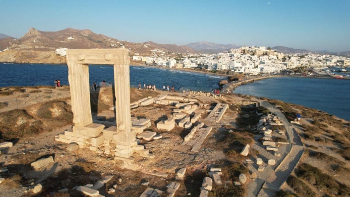 Το εντυπωσιακό άγαλμα που παραμένει ξαπλωμένο εδώ και 15 αιώνες