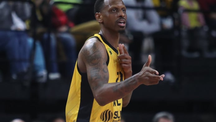 Πάτησε... γκάζι στην δ’ περίοδο και νίκησε τον Κολοσσό η ΑΕΚ 