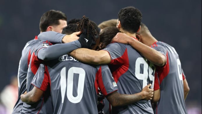 Οι παίκτες που αποθέωσε ο Νικολακόπουλος μετά τον θρίαμβο του Ολυμπιακού