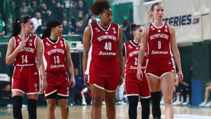 Έξαλλοι με ΕΡΤ στον Ολυμπιακό - “Πλάνα με χειρονομίες και μούντζες” (Vid)