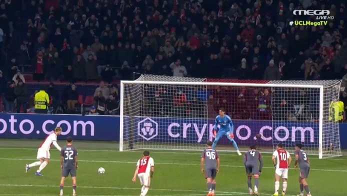 Ισοφαρίζει ο Άγιαξ - Πέναλτι με VAR από Μουζακίτη (vid)