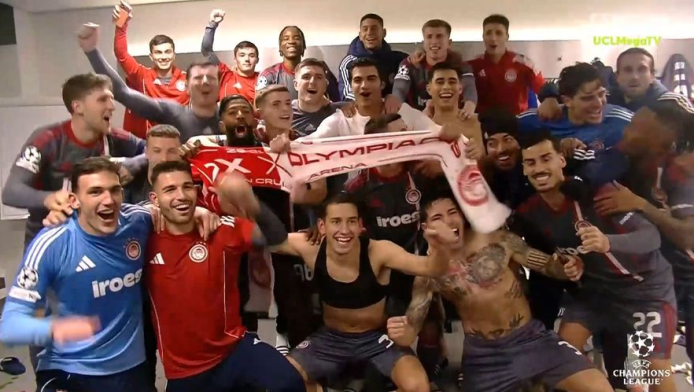 Ερυθρόλευκο πάρτι στο Άμστερνταμ - Απίστευτες στιγμές μετά τη νίκη με Άγιαξ