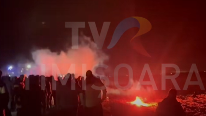 Ανατριχίλα: 200 φίλοι του ΠΑΟΚ φώναζαν συνθήματα στο σημείο της τραγωδίας