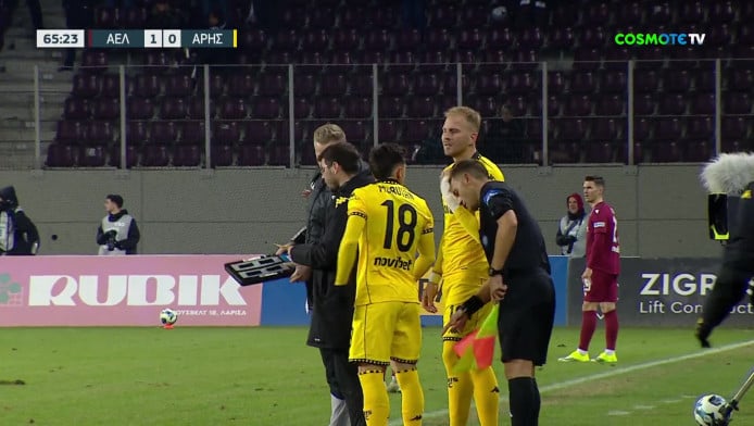 Σκηνικό στον Άρη - Έφυγε για τα αποδυτήρια ο Μορόν μετά την αλλαγή