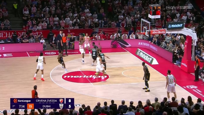 Ο Μπολομπόι "διέλυσε" τον Πετρούσεφ με τρομερό κάρφωμα! (ΒΙΝΤΕΟ)