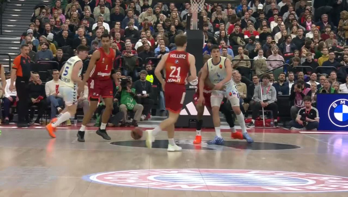 ΤΡΟΜΕΡΗ no look ασίστ του Πραντίγια κόντρα στη Μπάγερν (ΒΙΝΤΕΟ)