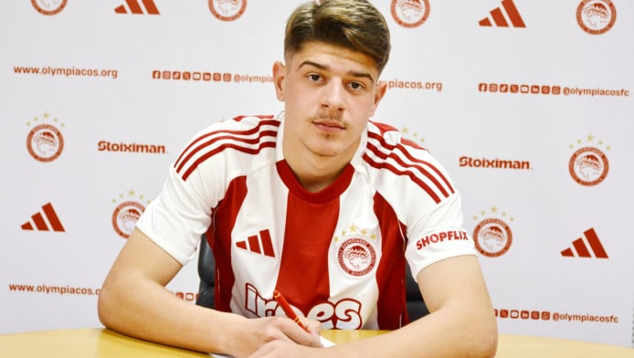 Εβαλε 2 γκολ σε Ολυμπιακό και υπέγραψε - Φορ… θηρίο "πυροβολεί ασταμάτητα"!