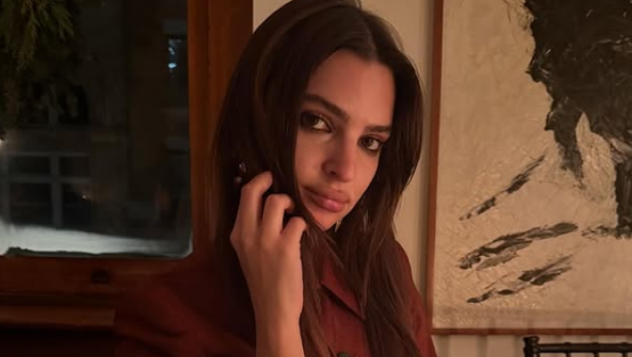 Σάλος με προκλητική φωτογραφία της Ραταϊκόφσκι για να στηρίξει τον Δήμαρχο!