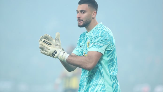 Η τεράστια απόκρουση Στρακόσια στο 93' που χάρισε τη νίκη στην ΑΕΚ! (Vid)