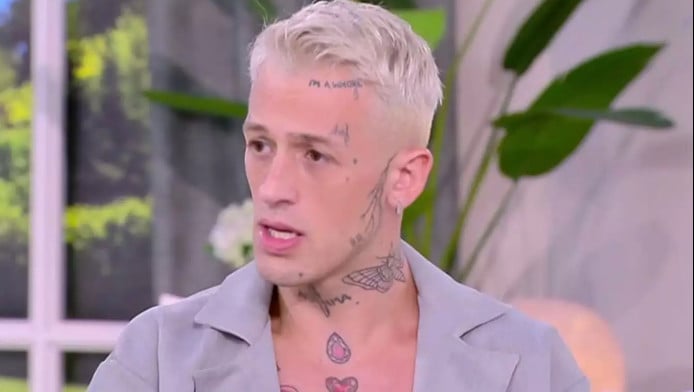 Τάσος Ξιαρχό: "Είμαι στρέιτ ομοφυλόφιλος, έχω AIDS"