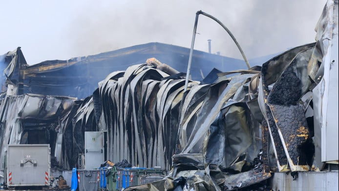 Φωτιά "Βιολάντα": Τα πιθανά σενάρια για την ισχυρή έκρηξη με τις 4 νεκρές