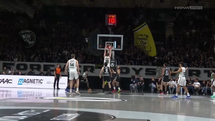 Κι όμως το έχασε το κάρφωμα ο Τουμπέλις (BINTEO)