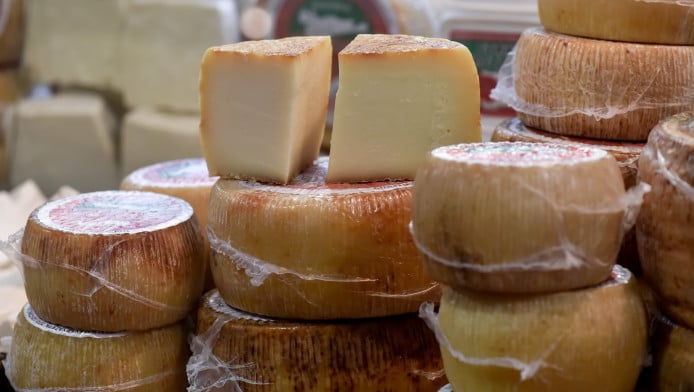 Γιατί πληρώνουμε ακριβά, το κρέας, τα γαλακτομικά και τα τρόφιμα