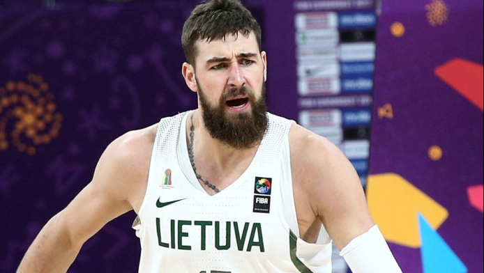 Σκασμένος ο Βαλανσιούνας! Τραυματίστηκε και έχασε την ευκαιρία του