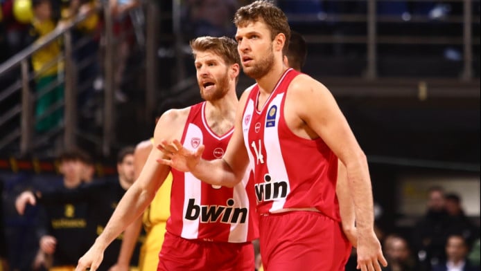 Έδωσε στίγμα για Φενέρ ο Βεζένκοφ! Ατακάρα για τα τρίποντα του Φουρνιέ