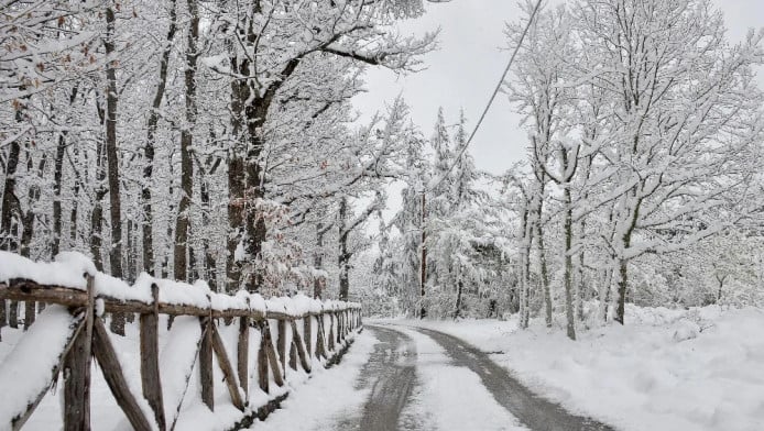 Η κακοκαιρία φέρνει πυκνά χιόνια - Ποιες περιοχές θα επηρεαστούν
