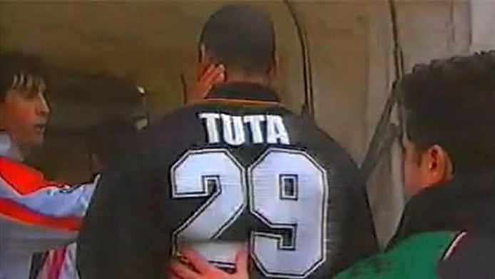 Το πιο τρελό γκολ - Δεν πανηγύρισε κανείς και ο σκόρερ έφυγε νύχτα