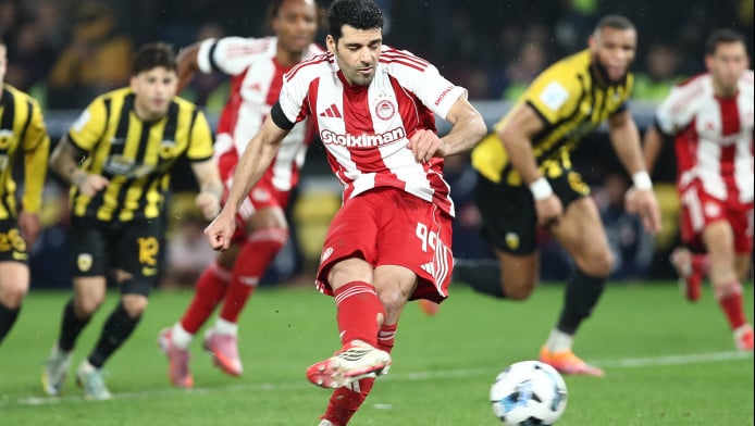 Σπουδαίος Ταρέμι! Η χειρονομία σε ΑΕΚτζήδες και τι έκανε αμέσως μετά (ΦΩΤΟ)