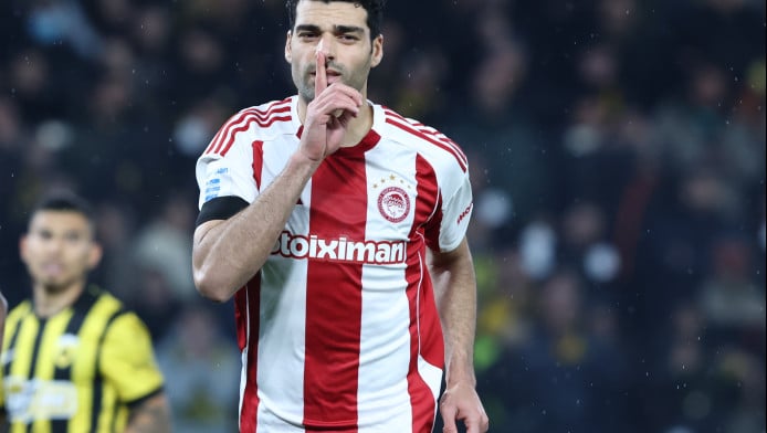 Νικολακόπουλος: Δεν υπάρχει συζήτηση για πέναλτι! Πώς δεν είδαν το οφσάιντ;