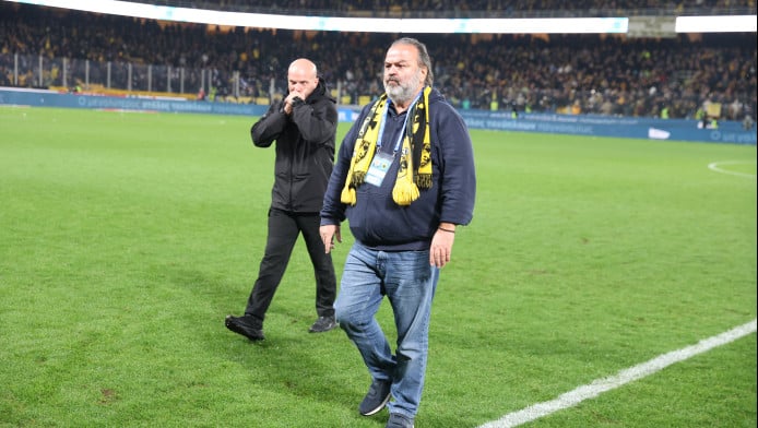 Επεισόδιο Ηλιόπουλου-Καραπαπά! Τί συνέβη μετά το τέλος στο ΑΕΚ-Ολυμπιακός