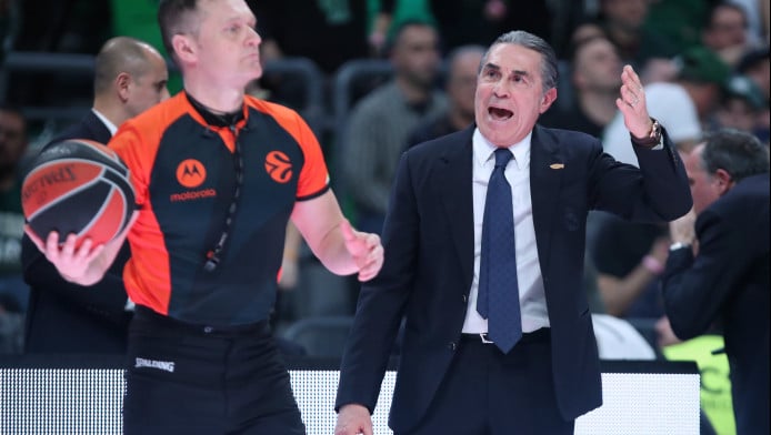 «Πυρά» Σκαριόλο για διαιτησία: «Παγκόσμιο ρεκόρ στα επιθετικά φάουλ»!