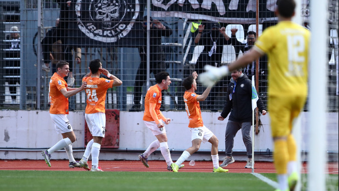 Αλύγιστος ΟΦΗ στην Λιβαδειά: Ο Λαμπρόπουλος κάνει το 1-0! (vid)