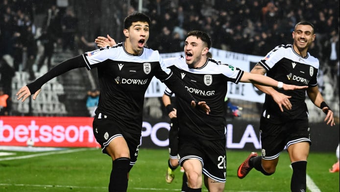 ΠΑΟΚ: Η αποθέωση του Δημήτρη Χατσίδη στα αποδυτήρια!