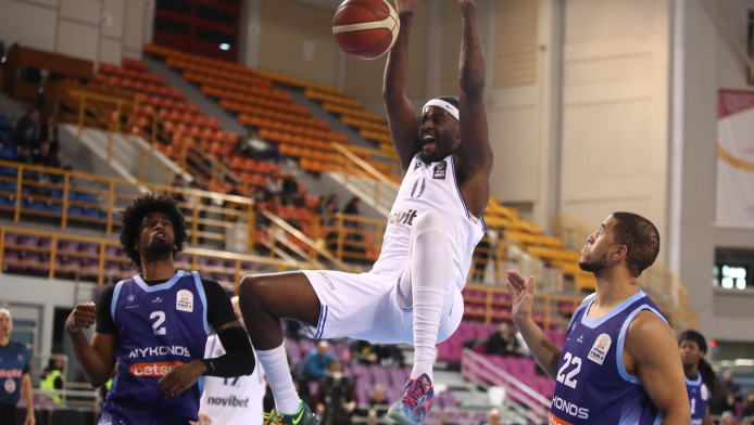 Final-8: Ο Κρις Σμιθ με κάρφωμα «γκρέμισε» το καλάθι! (ΒΙΝΤΕΟ)