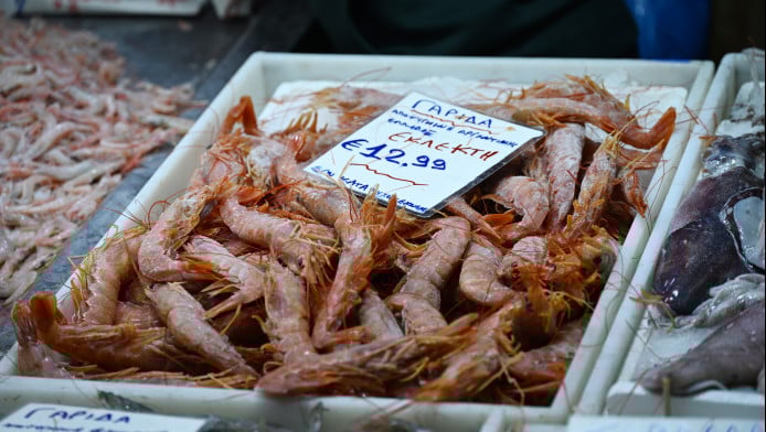 Σαρακοστιανό τραπέζι: Πόσο κοστίζουν θαλασσινά, λαγάνα και χαλβάς φέτος