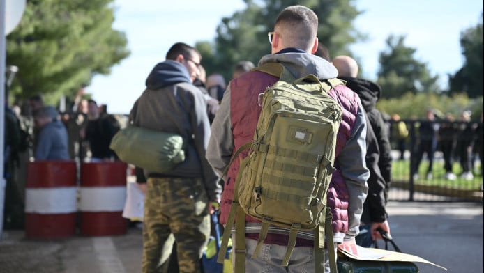 Ήρθαν πάνω κάτω στη θητεία! Τί αλλάζει στο στρατό;