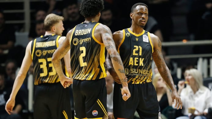 "Γέμισαν το γήπεδο τους για να απολαύσουν την ομαδάρα του Σάκοτα"