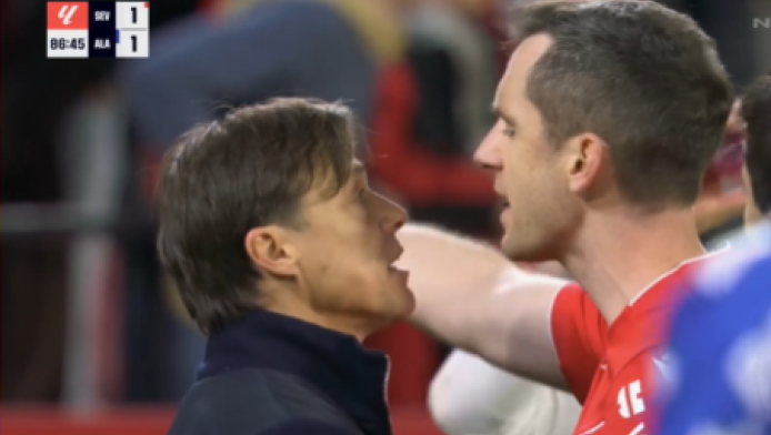 Έξαλλος ο Αλμέιδα - Αποβλήθηκε και κινδυνεύει με τιμωρία 11 αγώνων! (Vid)