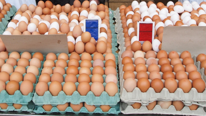 Ποια είναι η διαφορά των καφέ αυγών από τα λευκά και είναι πιο ακριβά