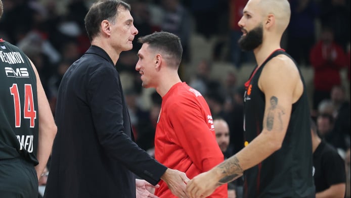 Η... απάντηση του Φουρνιέ - Δημόσια στήριξη στον Μπαρτζώκα! (ΦΩΤΟ)