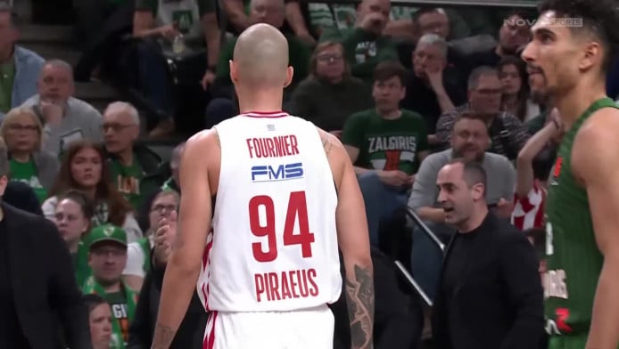 Δύσκολο καλάθι του Φουρνιέ με... ακροβατικό (ΒΙΝΤΕΟ)